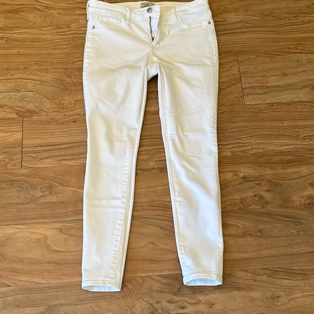 Abercrombie & Fitch white skinny jeans, size 4 short.